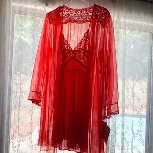 Vintage NWT Barbizon Dolly Slip Set Peignoir slip and robe  Size Small color Red